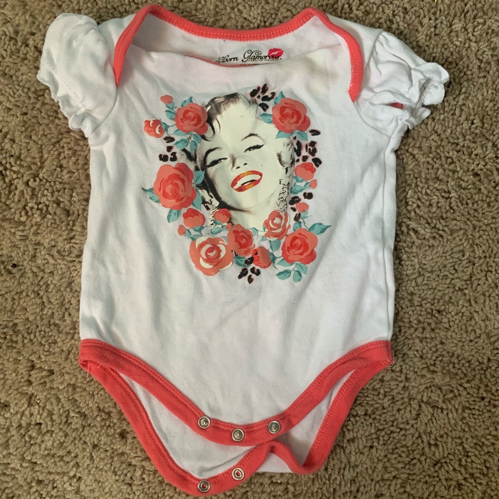 Marilyn Monroe oneside 3/$15 infant bundle!
